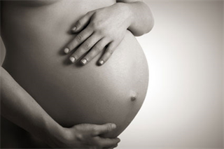 Femme enceinte : douleurs lombaires, sciatique, ballonnements